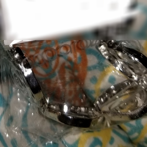 Silvertone Rosette Necklace Earring Bracelet Set - Picture 6 of 6